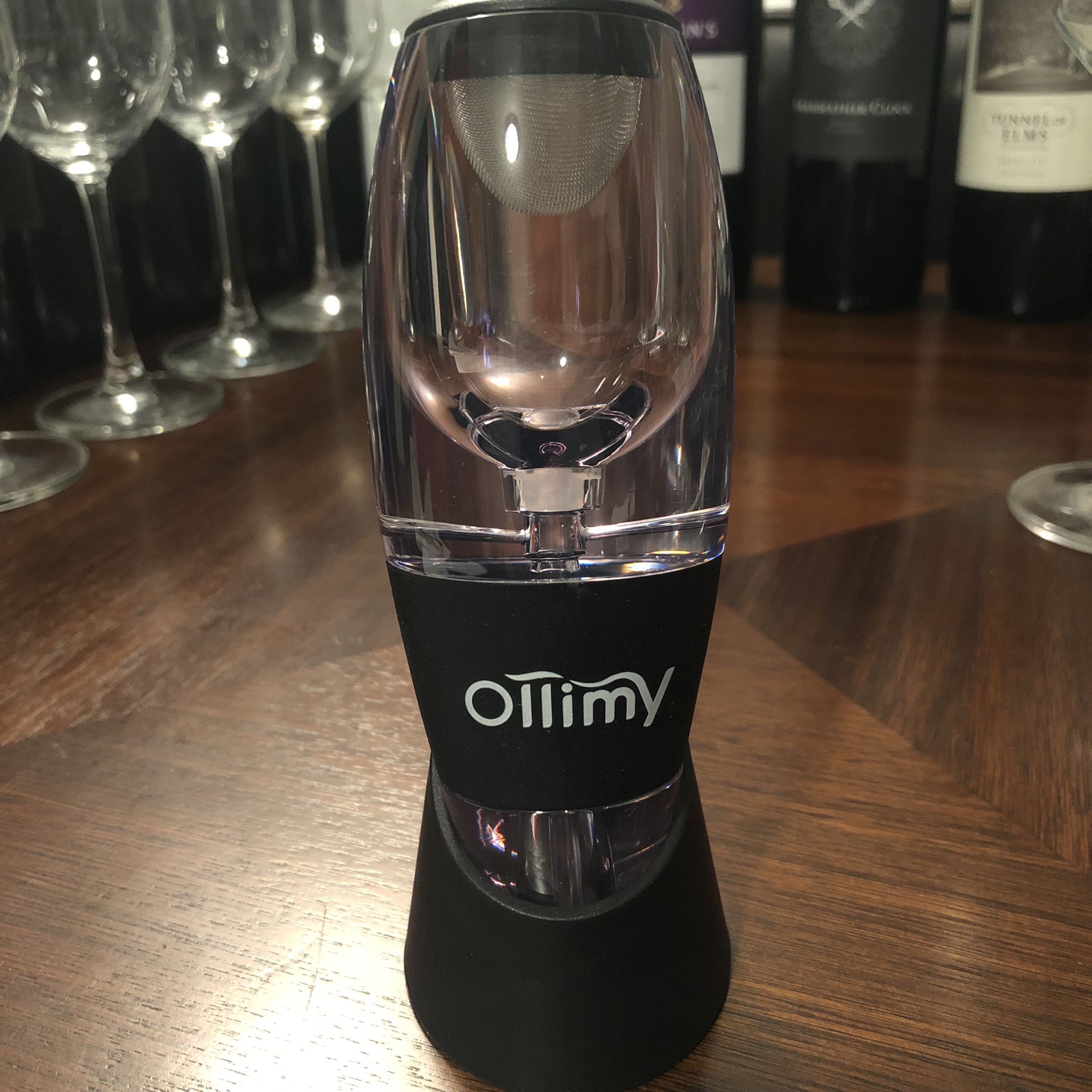 Wine Aerating Decanter Spout by Ollimy