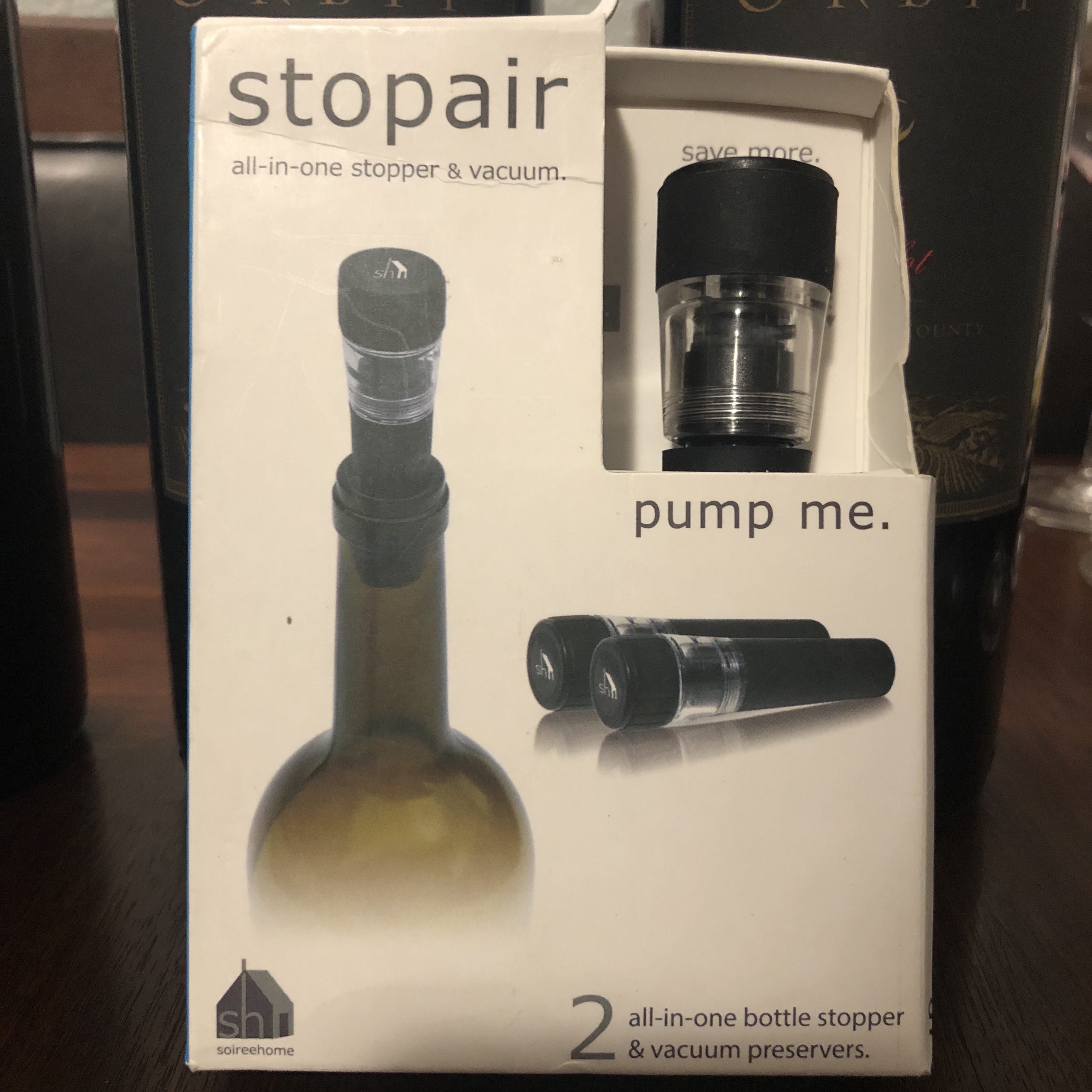 Deluxe All-in-One Beverage Stopper and Vacuum Sealer Pump by Stopair 